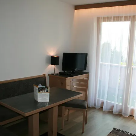 阿尔分霍夫思琪那纳酒店 3*