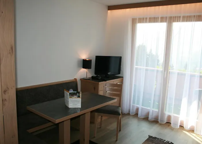 阿尔分霍夫思琪那纳酒店 3*